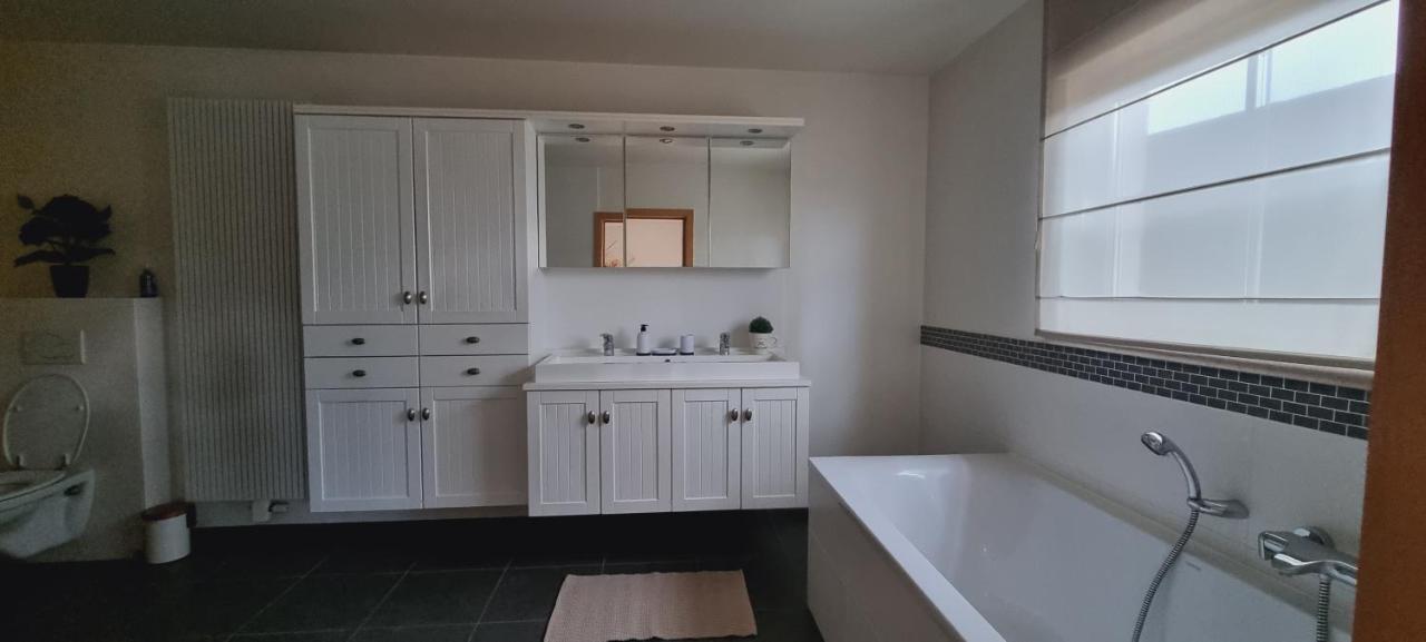 Susberg-1 & 2 Apartman NeerNeerpelt Kültér fotó