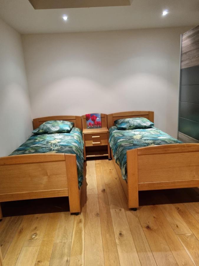 Susberg-1 & 2 Apartman NeerNeerpelt Kültér fotó