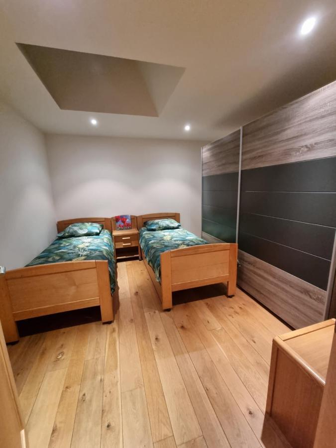 Susberg-1 & 2 Apartman NeerNeerpelt Kültér fotó